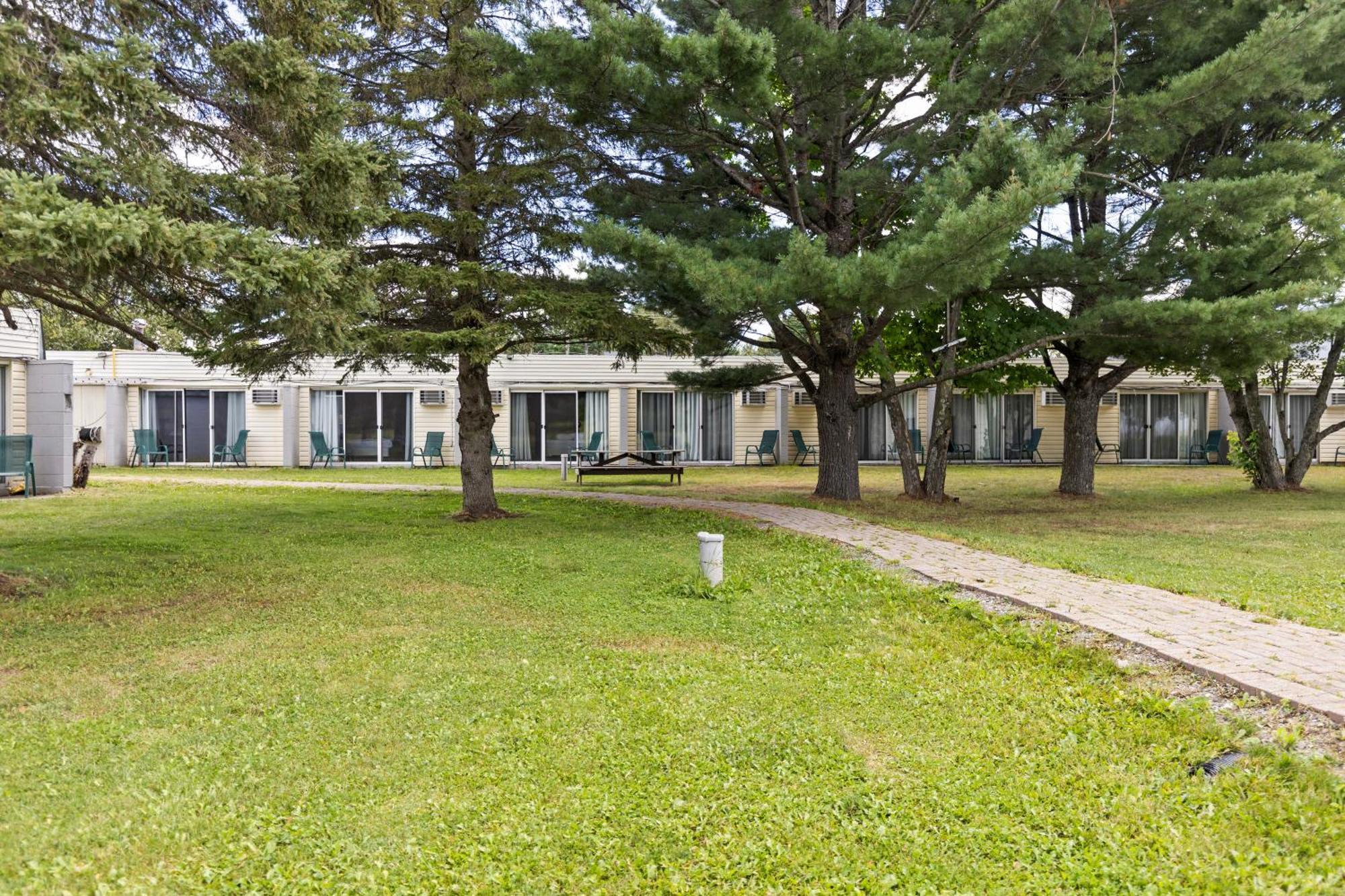 Ambassador Motel Sault Ste. Marie Dış mekan fotoğraf